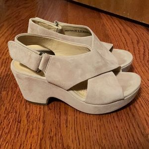 Clarks Maritsa Lara suede 5 wedge sandal heel